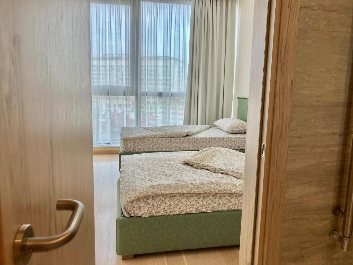 Apartment Point Grand *