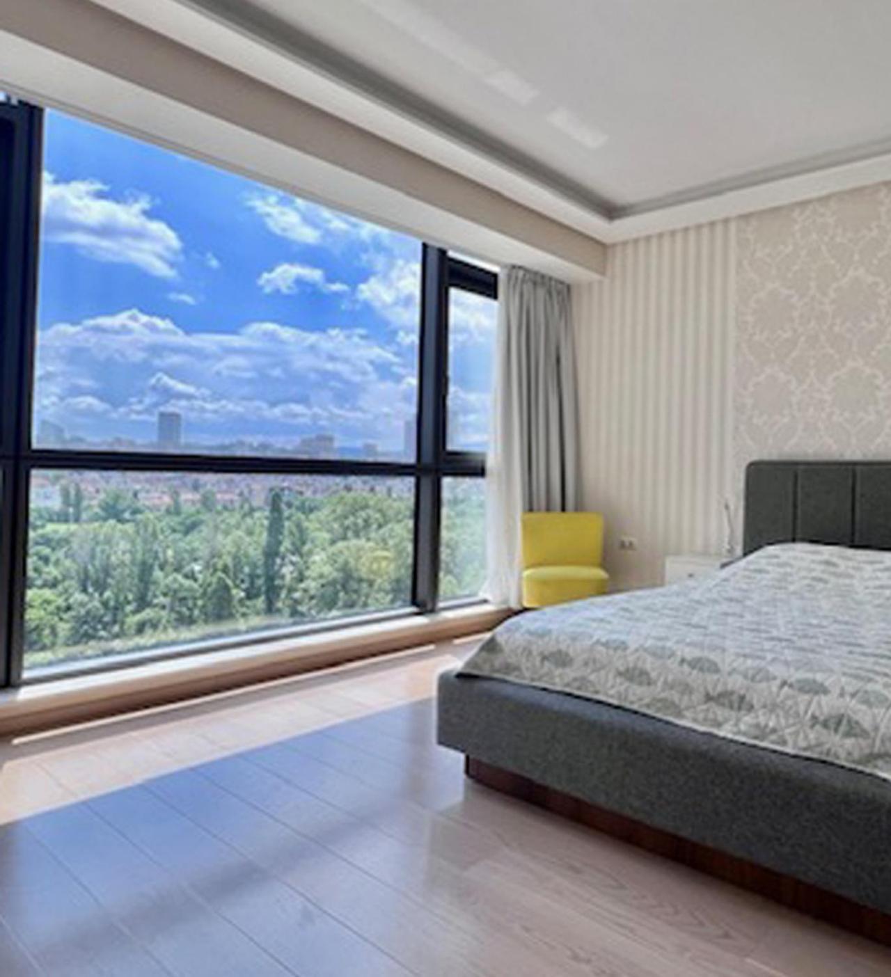 Point Grand Apartment